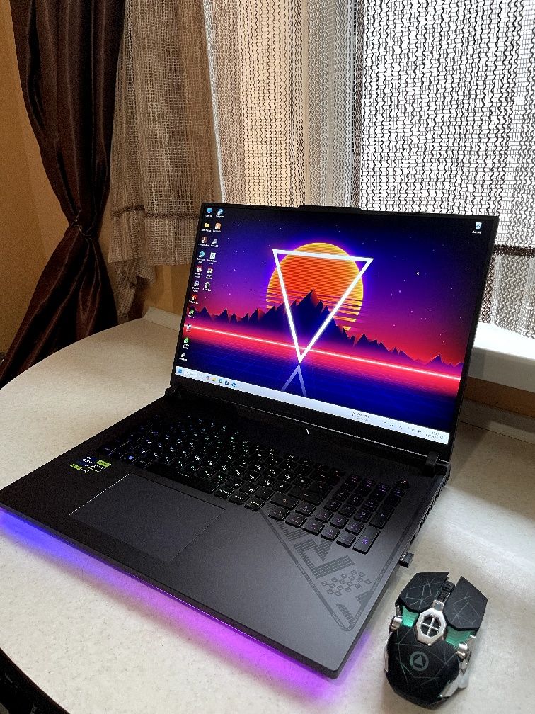 Ігровий ноутбук Asus Rog Strix G18 / RTX 4060 8GB / i7