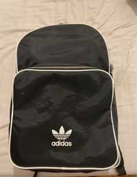 Mochila Adidas nova