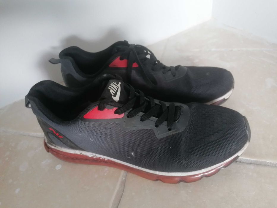 Buty sportowe nike 46 używane uszkodzone