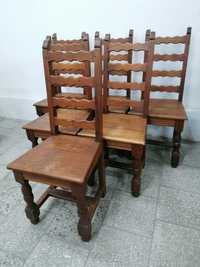 Stylowe krzesła drewniane rustykalne