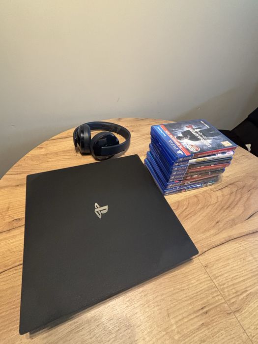 Playstation 4 Pro 1TB i sluchawki ps4 500 milion limited edution gold