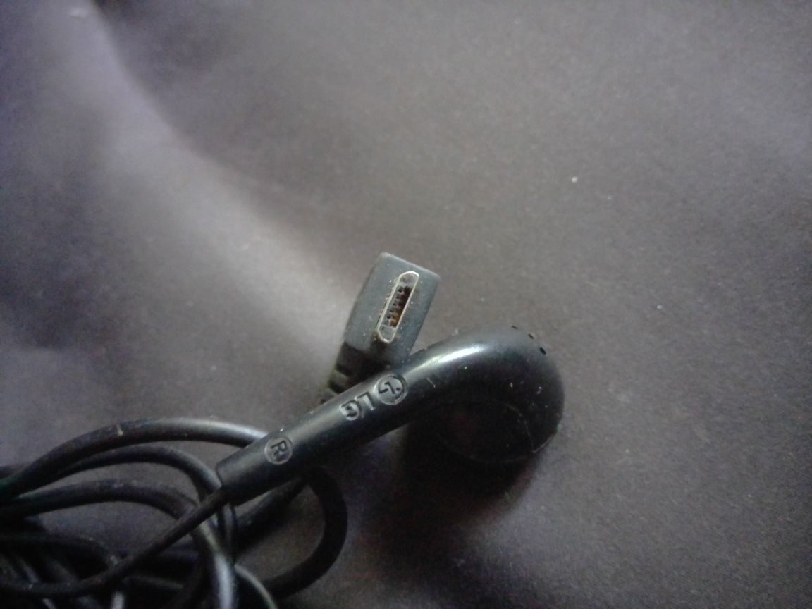 Наушники гарнитура LG micro  USB