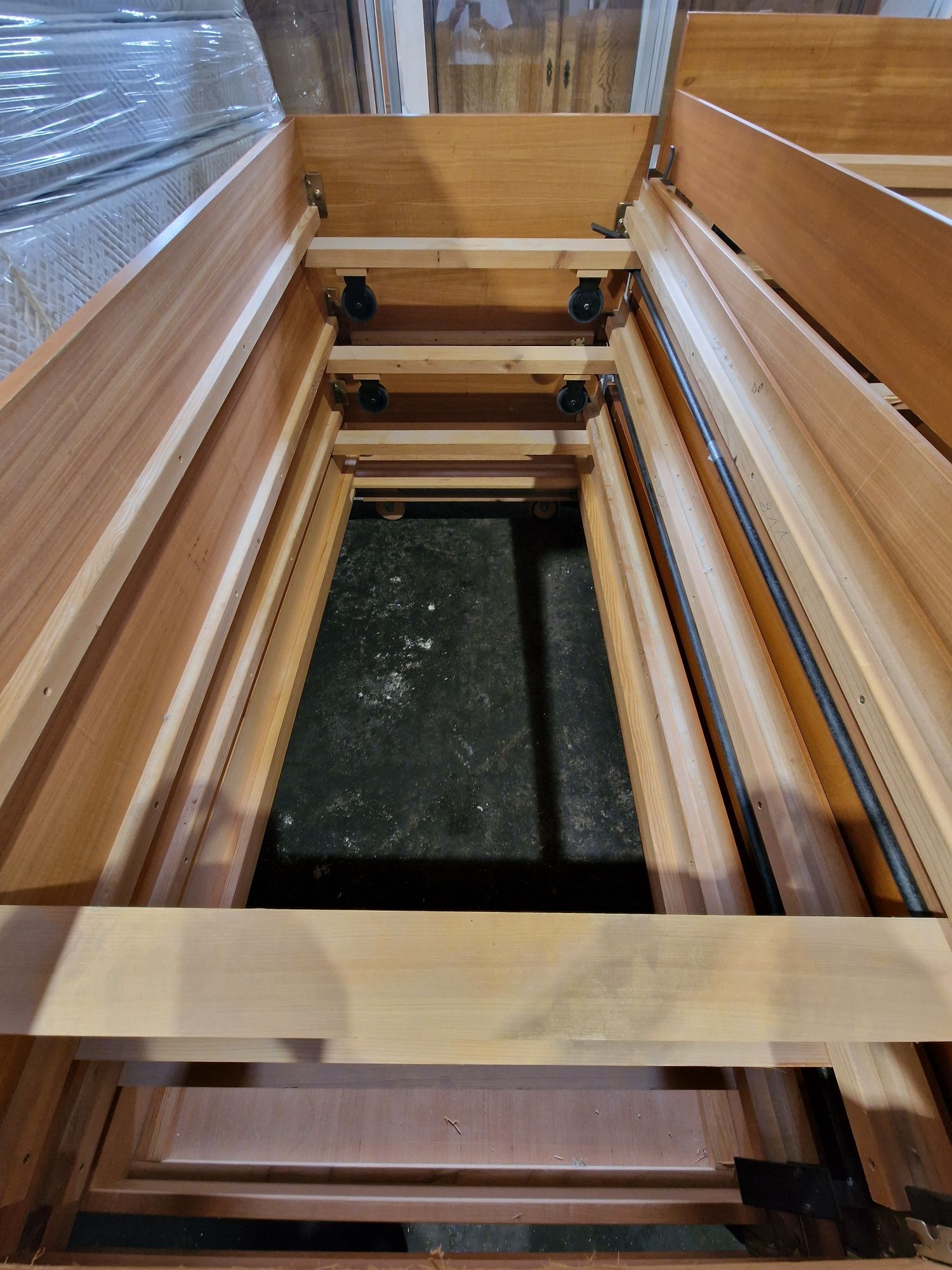 Łóżko hotelowe z materacem 90x200 solidne