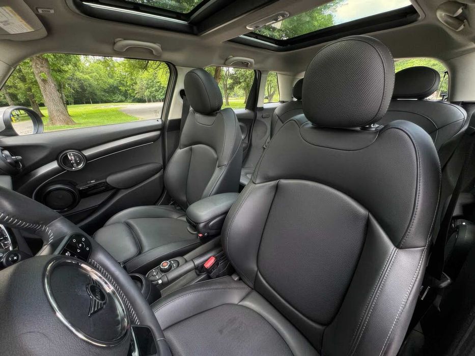 MINI Cooper S 5-Door Hatchback      2022