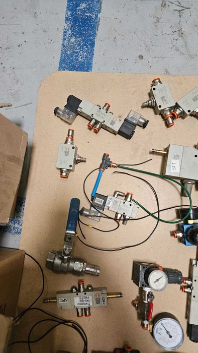 pneumatyka zawory , elementy sterujące