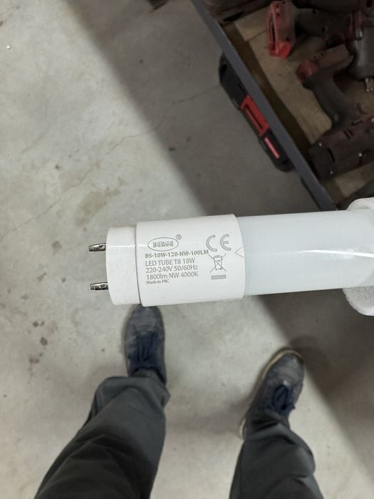 Śeietlówka LED  120 cm