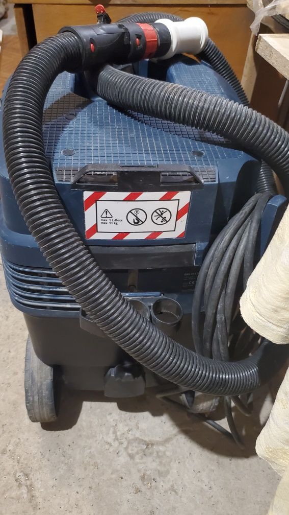 Строительный пылесос Bosh Caz 35L