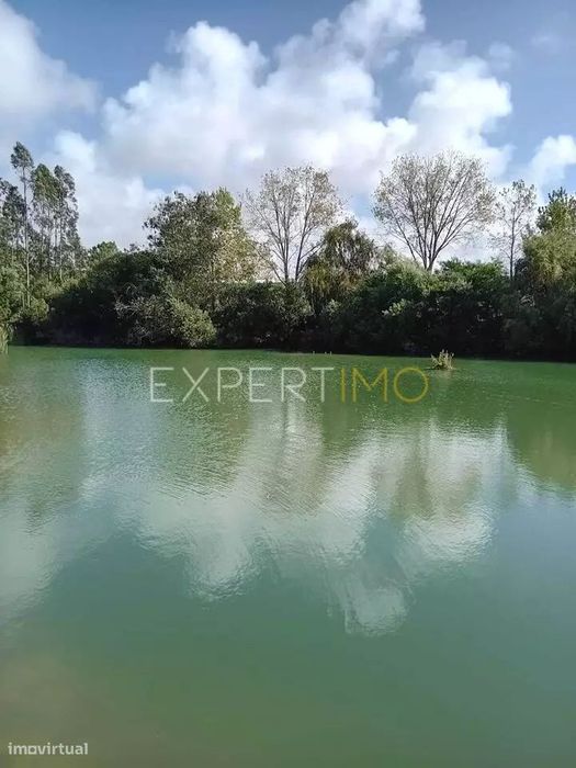 Terreno de 30 000 m2 construtivo perto praia Paredes da Vitória