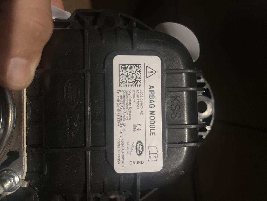 Jaguar iPace airbag passageiro e airbag capot