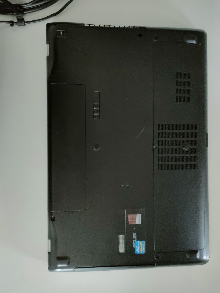 ASUS 76VZ 17" - Excelente Estado, SSD 250GB - Apenas 250€