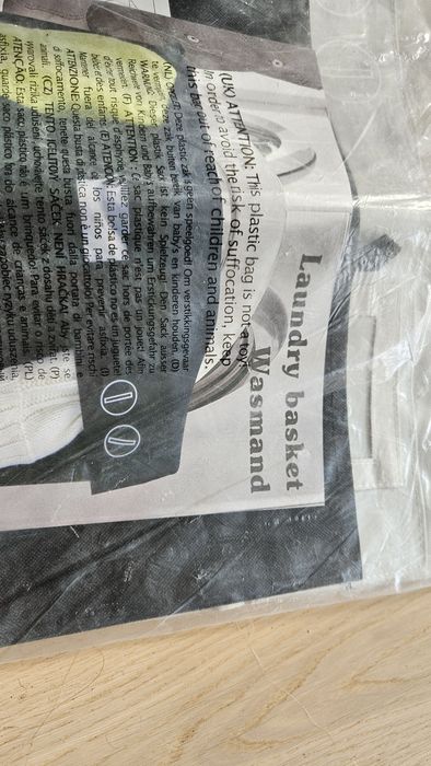 Nowy zafoliowany kosz na pranie