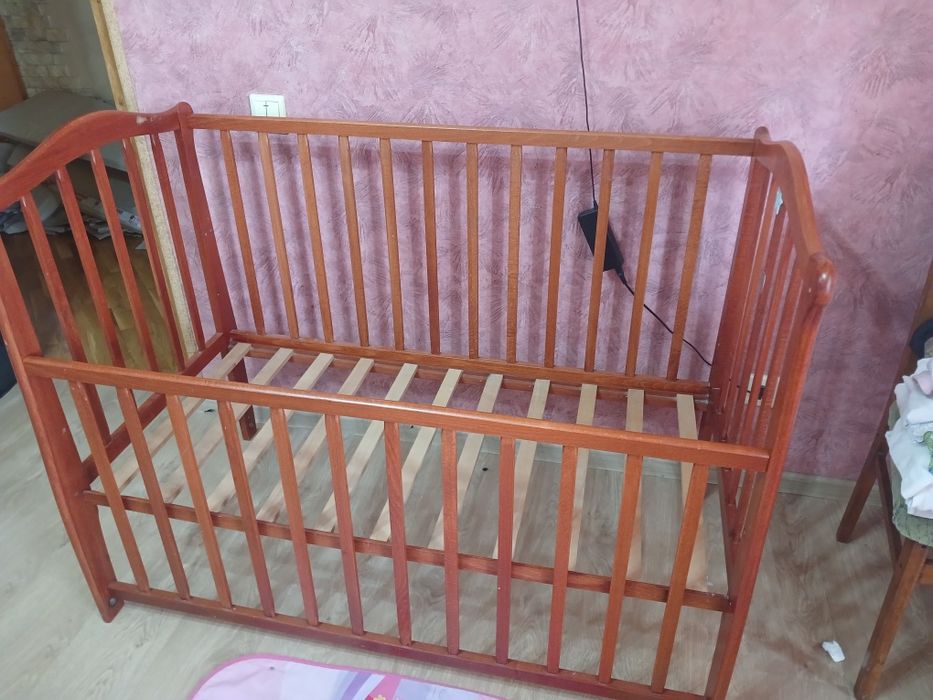 Дитяче ліжечко, колиска