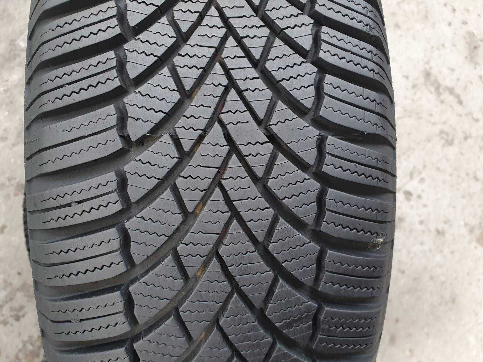 2x Bridgestone Blizzak LM005  215/65r16  7,3mm 2022r