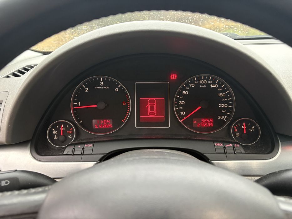 Audi A4 b7 avant 3.0 TDI QUATTRO Hak s line