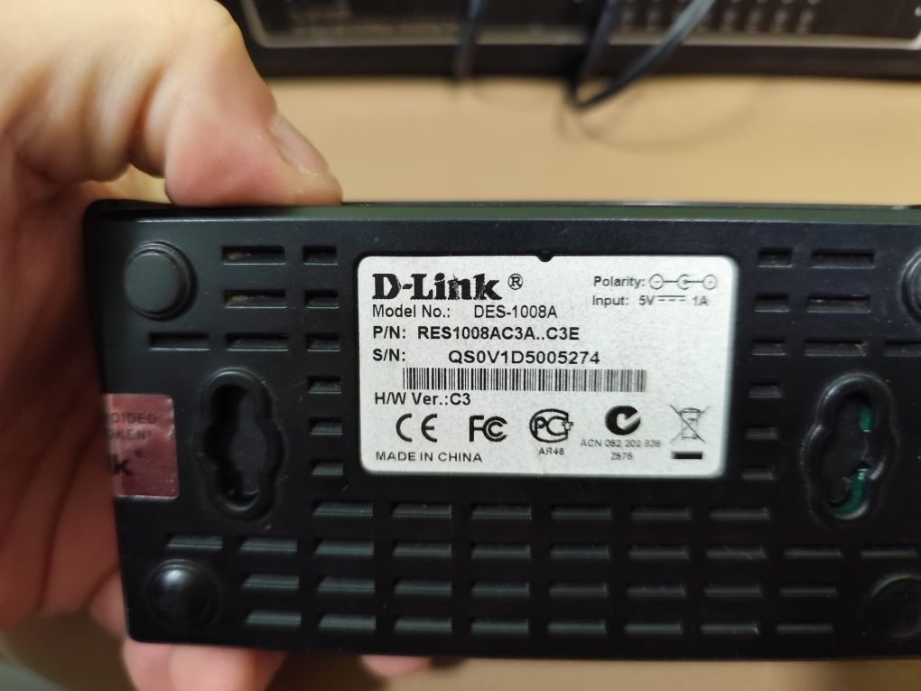 Комутатор  D-Link DES-1008A , TP-Link TL-SF1016D