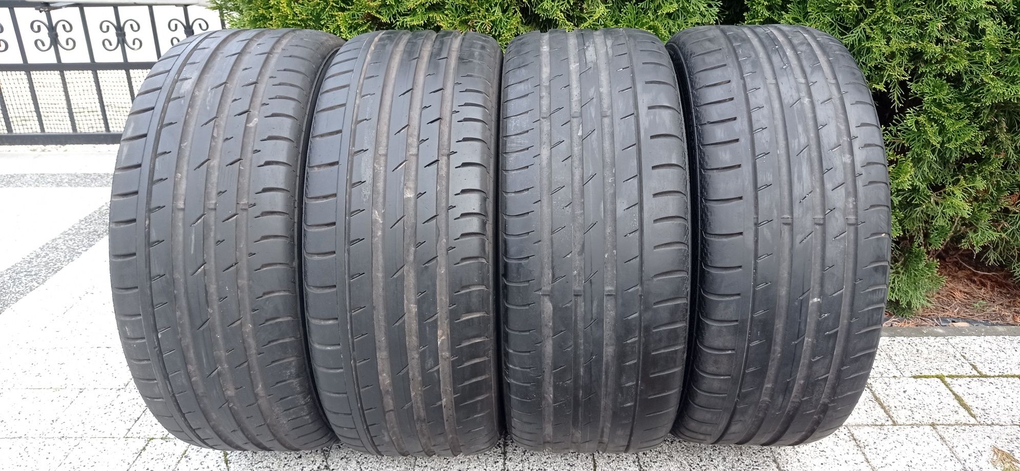 Continental 235/45 R17