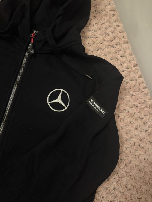 Super zestaw odziezy Mersedes-Benz r. L