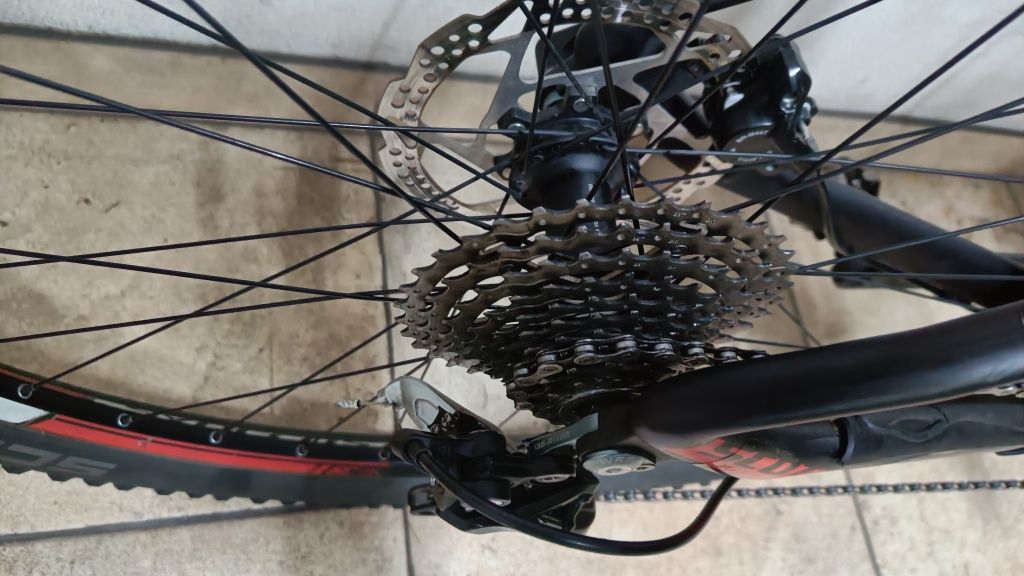 Bicicleta Scott Scale 930 carbono M