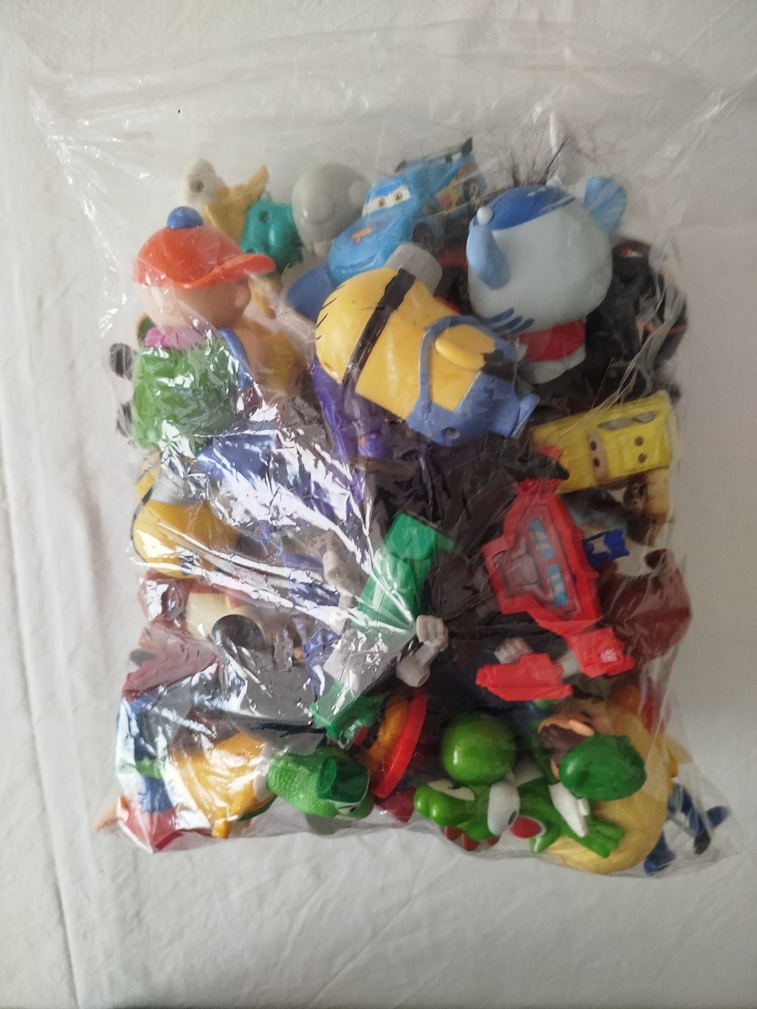 Bonecos vários preços