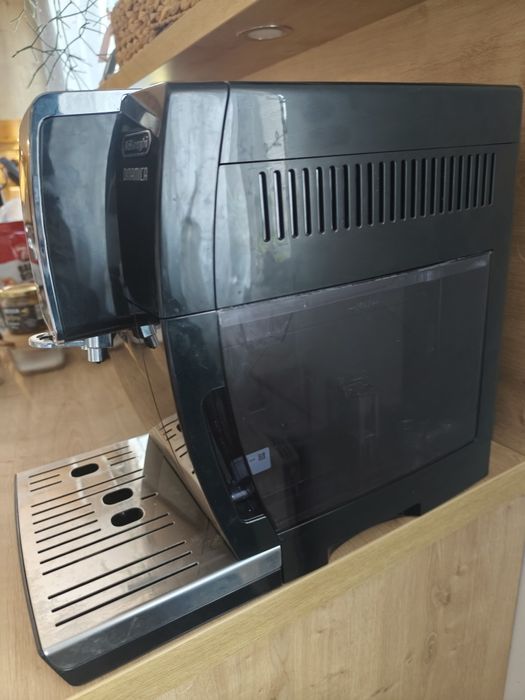 Ekspres ciśnieniowy DeLonghi Dinamica