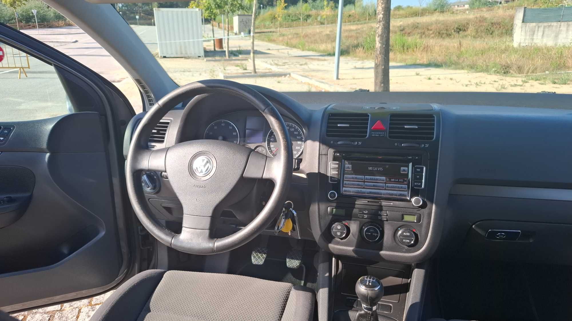 VW Golf V 1.6 Gasolina – 105cv – Nacional