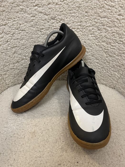 Футзалки Сороконіжки сороконожки кросівки Nike 40р