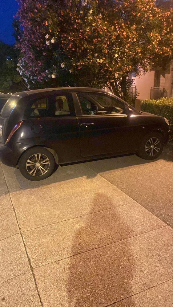 Lancia Y 2004 , vende- se carro . Atenção motor Fundido por aqueciment