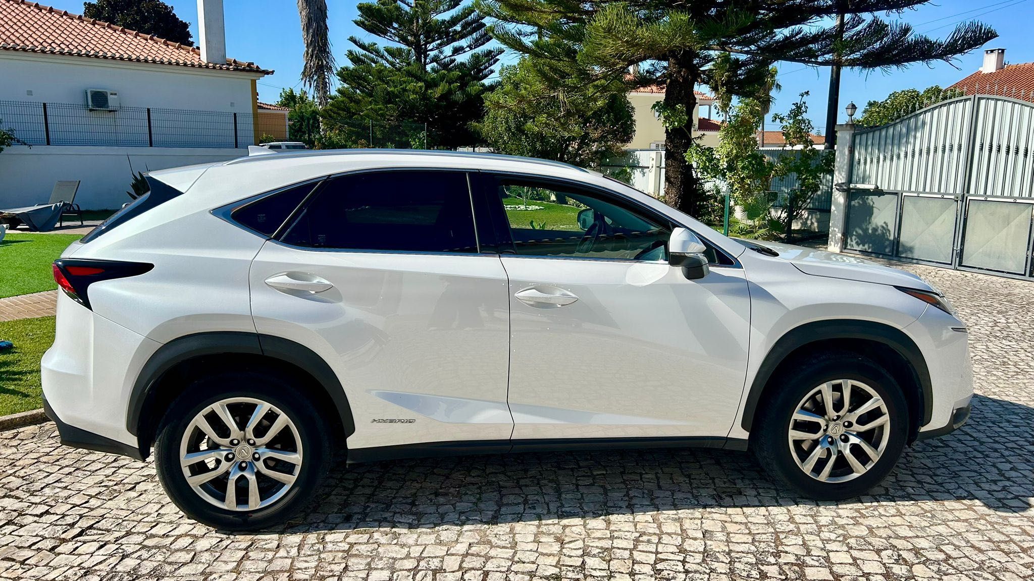 LEXUS NX300h - Nacional