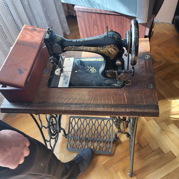 Maszyna Singer ze stolikiem