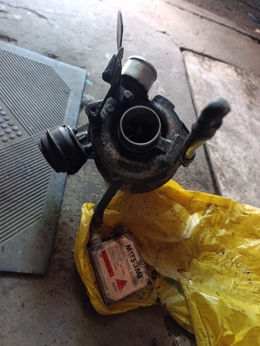 Турбина Гаррет есть люфт чуть продам как на фото все