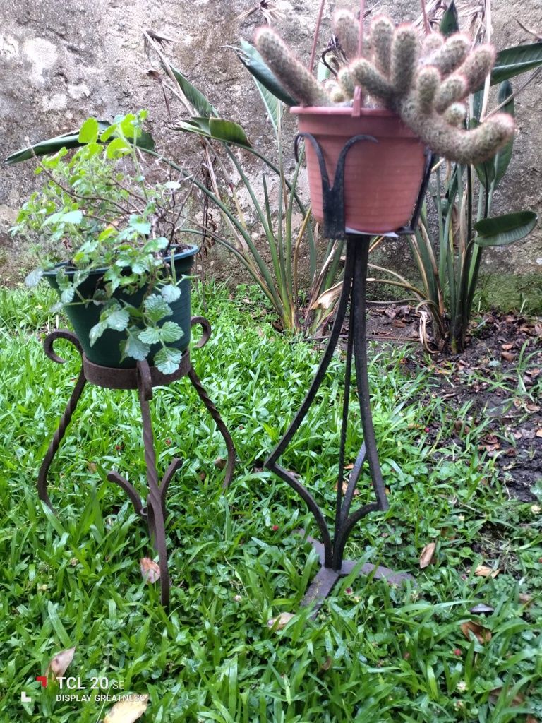 Suportes de ferro para vasos (30€ cada ou 50€ o par)