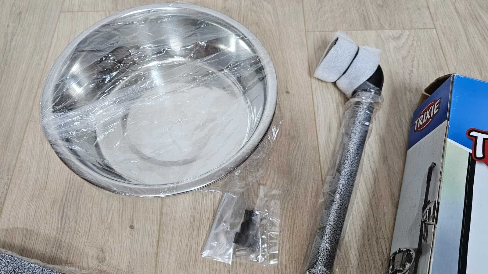 Suporte comedouro TRIXIE para cães com 2 taças (NOVO)