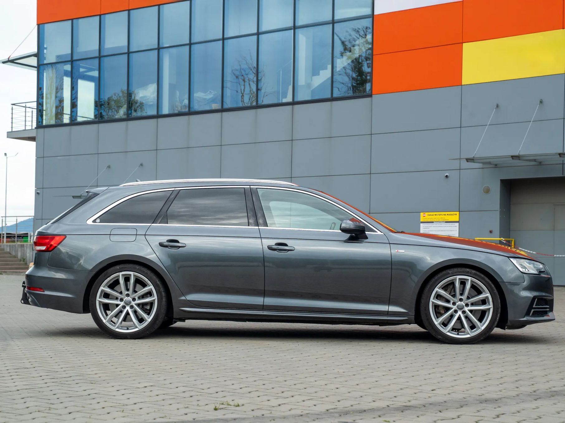 Audi A4 Audi A4 Quattro Avant S-line