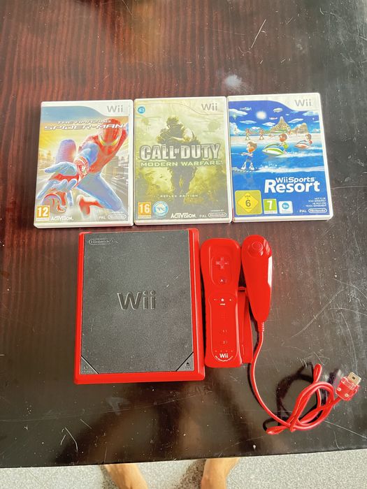 Nintendo Wii Mini Vermelha | Excelente Estado + Cabos e Comando
