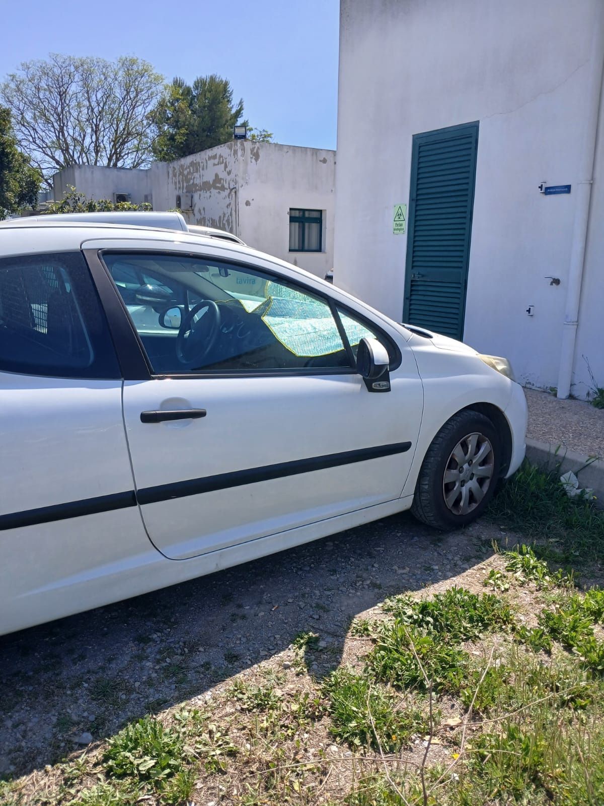 Peugeot 207, comercial, em excelente estado, só um proprietário!!!