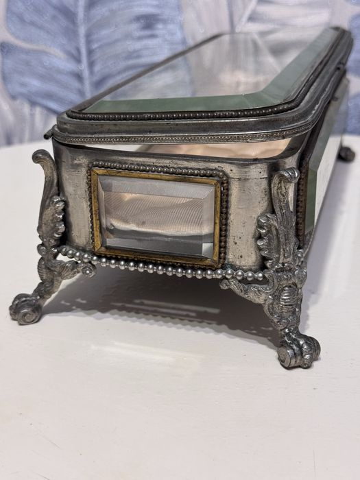 Винтажная шкатулка для украшений