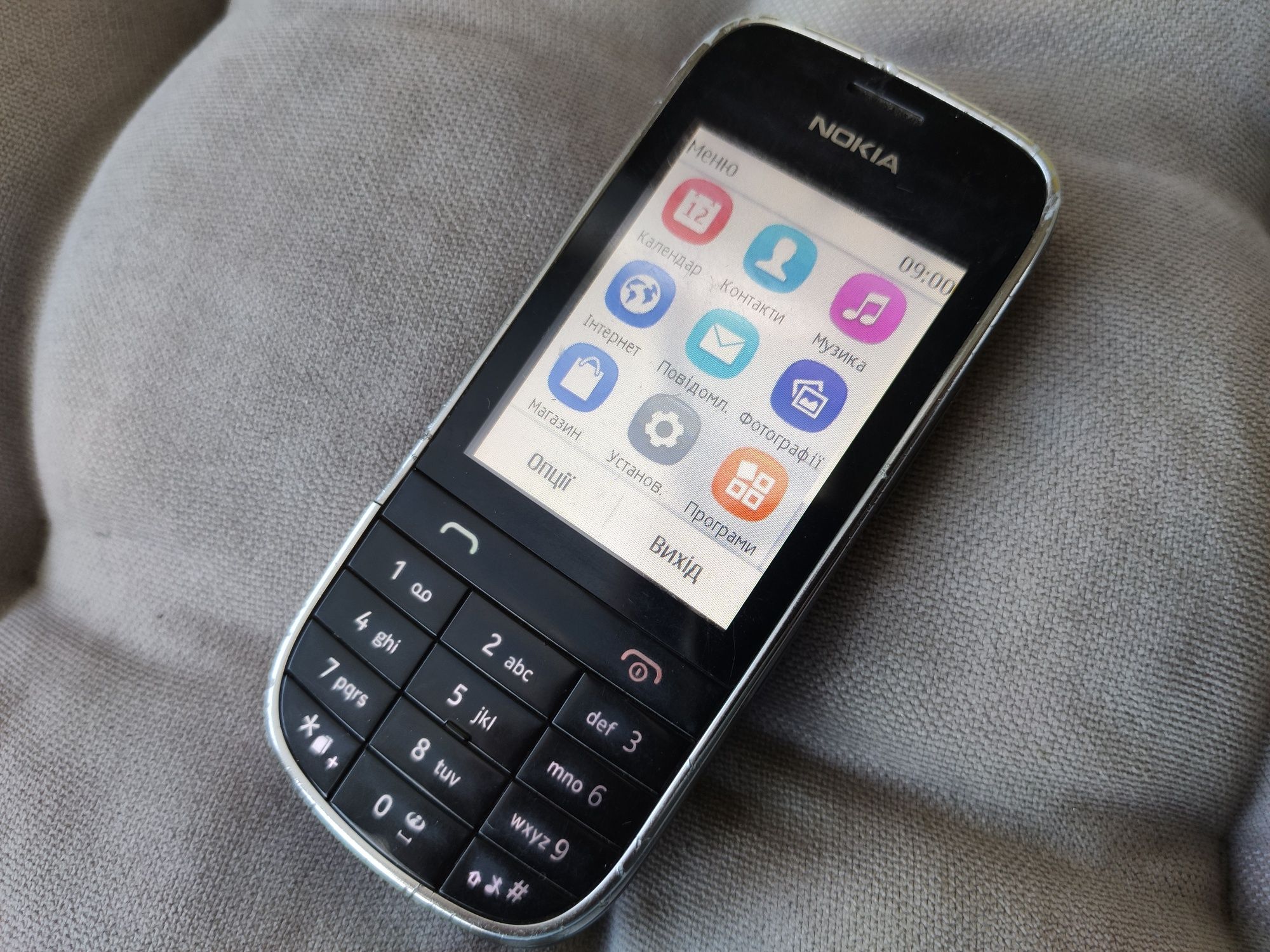 Мобільний телефон Nokia Asha 203 хороший стан оригінал!!!