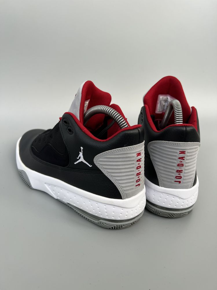 Оригінальні Кросівки Nike Air Jordan Max Aura 2 шкіра 40.5р.25.5см.