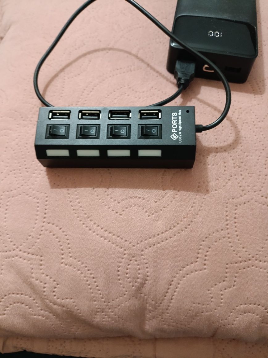USB 2.0 High Speed Hub.