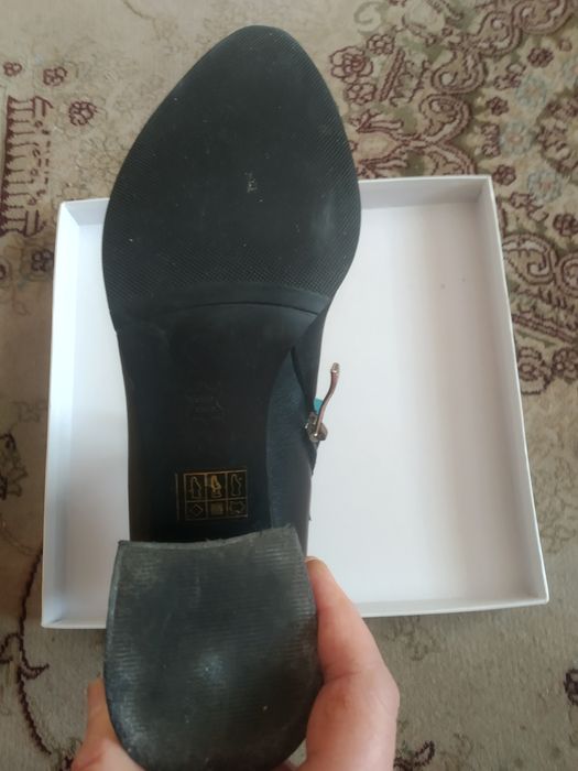 Жіночі напівчоботи, осіінні, розмір 39, чорного кольору