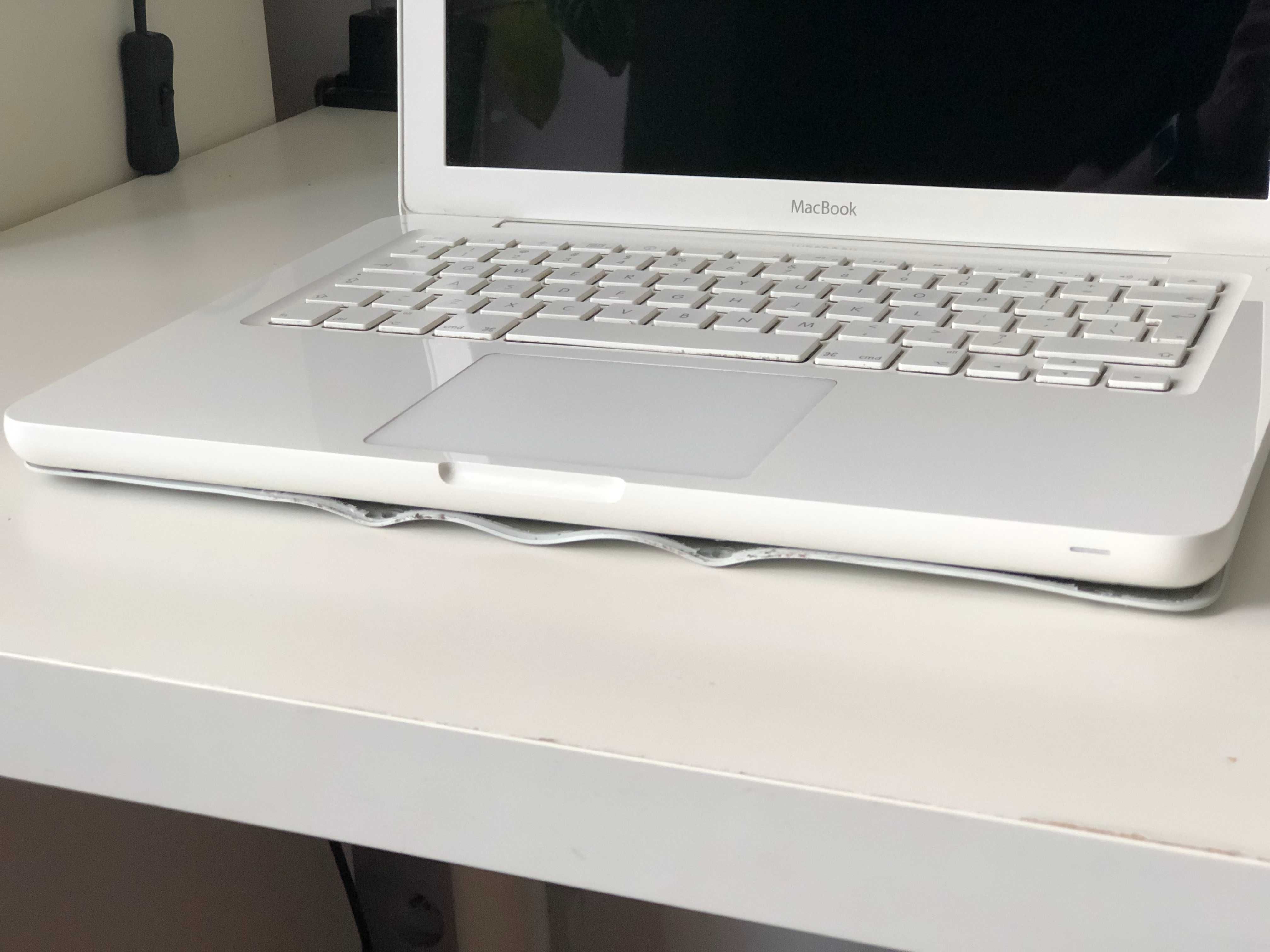 Macbook 13" (mid 2010) 2,4GHZ, 8GB RAM, SSD 250GB