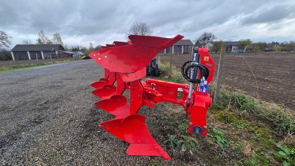 Pług obrotowy POM 4 skibowy 3+1 stal borowa automatyczna belka od ręki