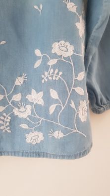 Bluzka LINDEX, 116, 5-6 lat, a'la jeans, haft kwiatowy
