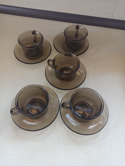 Filiżanki że spodkami