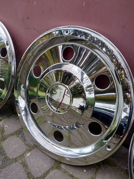 Ковпаки нержавійка для Мерседес Ман Івеко Богдан 16,17.5,19.5 гарні