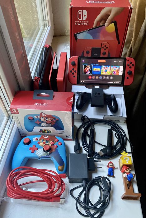 Портативна ігрова приставка Nintendo Switch OLED + Геймпад PowerA