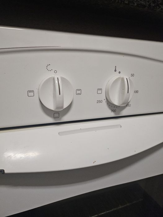 Forno elétrico em bom estado