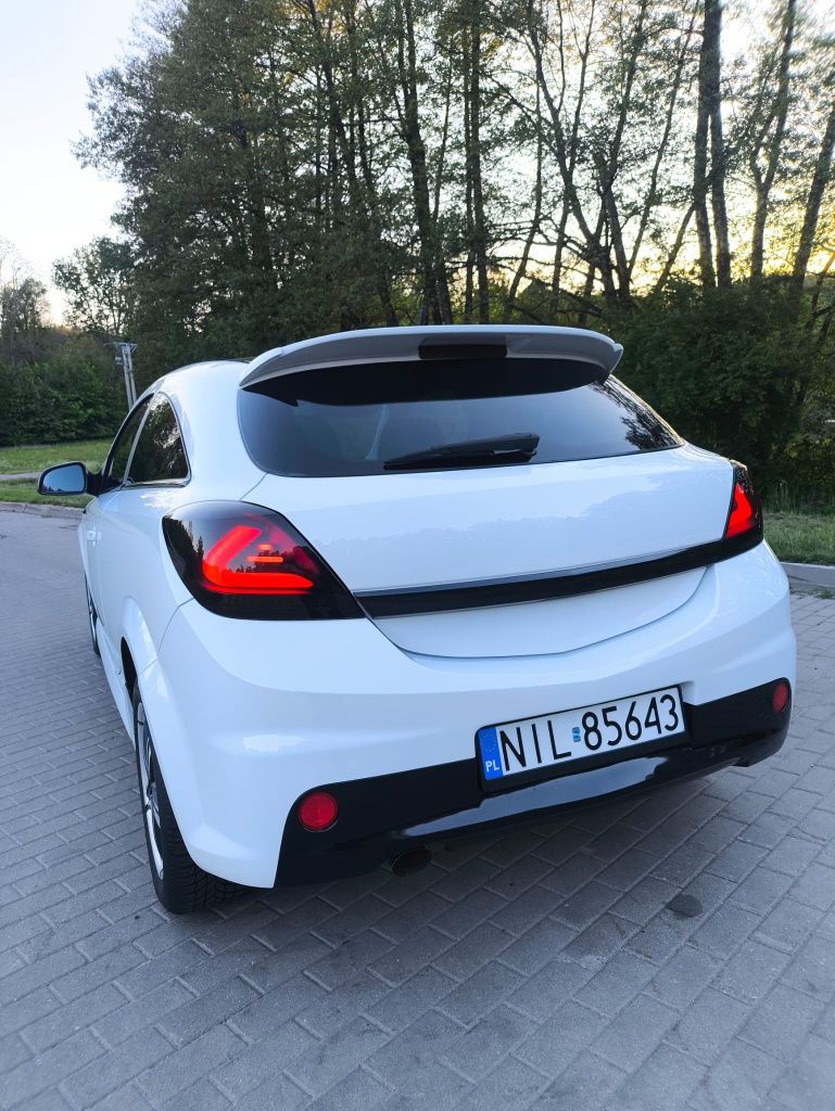 Opel Astra OPC line