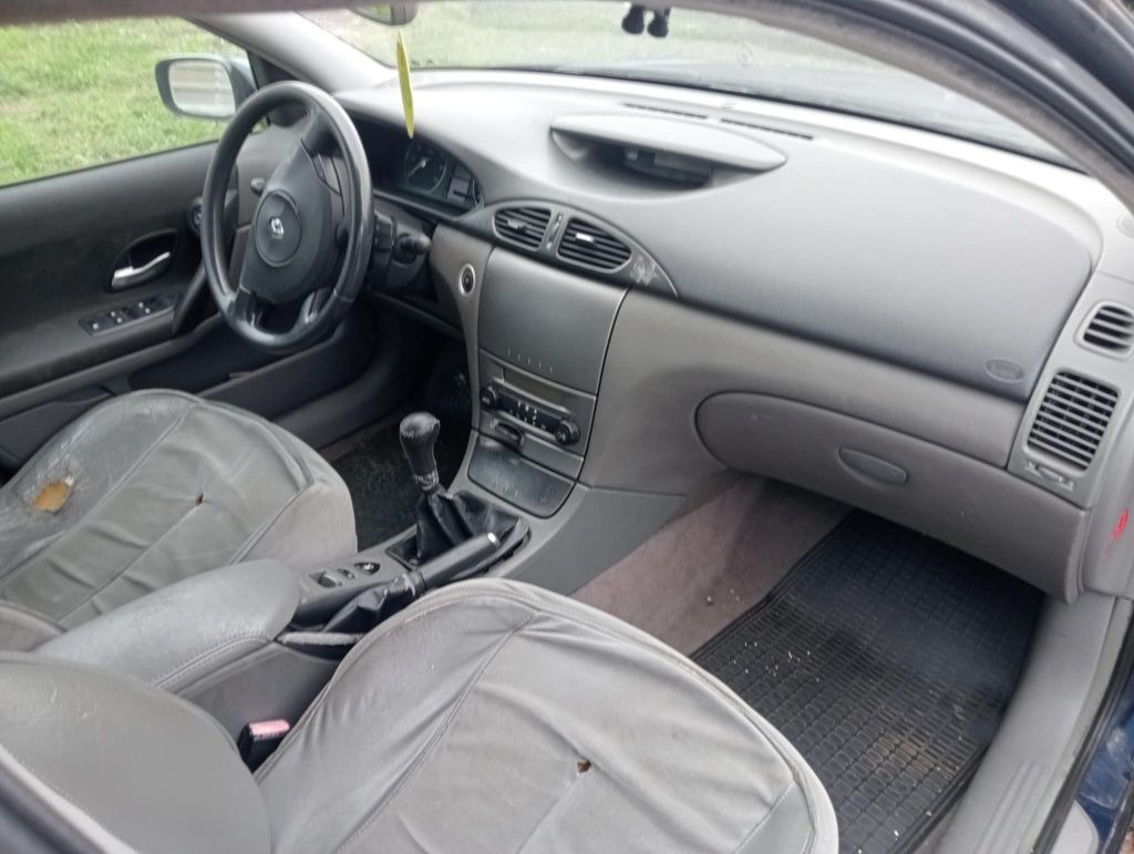 Renault Laguna 1.6 gasolina ano 2001 só peças