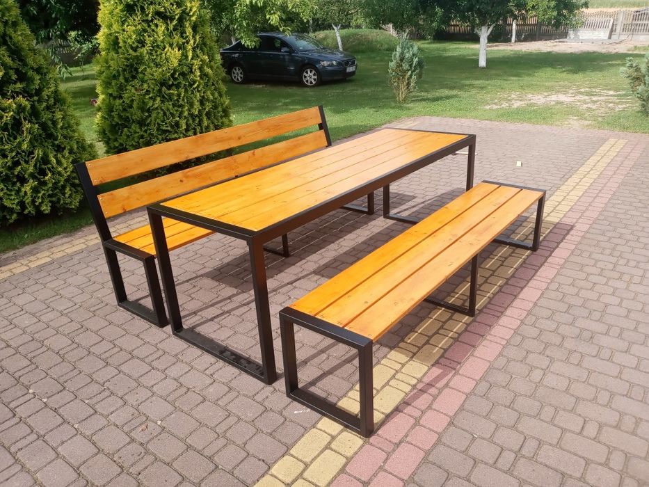 Meble ogrodowe (stół, ławki)